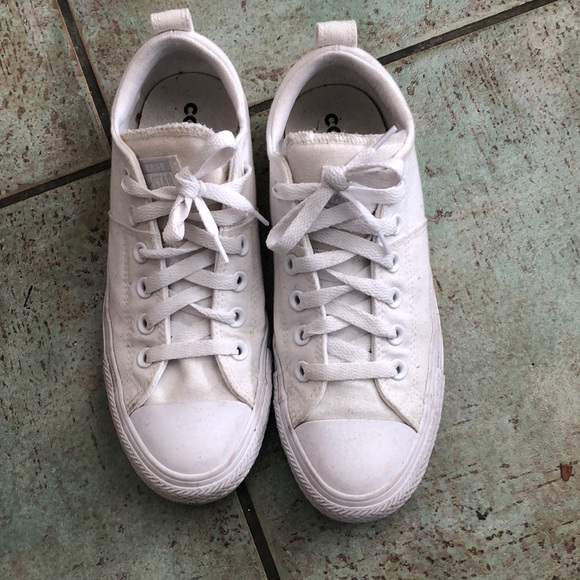 Women’s low top converse - Picture 1 of 3
